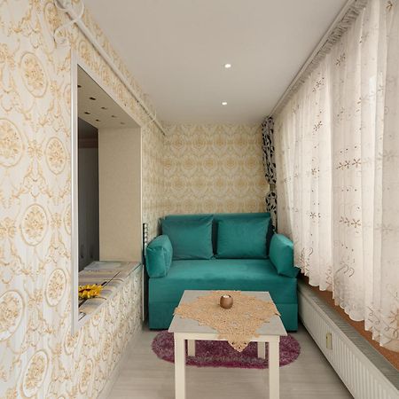 Stone Gate Apartment #1 Бухарест Екстер'єр фото