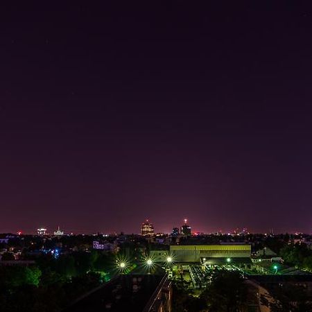 Stone Gate Apartment #1 Бухарест Екстер'єр фото
